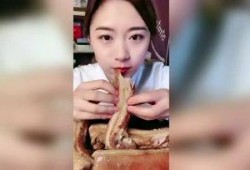 娱乐吃瓜酱女生见网友,娱乐吃瓜酱女生勇敢见网友的甜蜜冒险