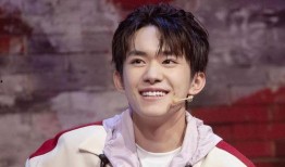 易烊千玺娱乐爆料八卦照,独家爆料，幕后花絮大揭秘！