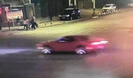 闯红灯爆料视频,惊险一幕！街头闯红灯瞬间被全程记录